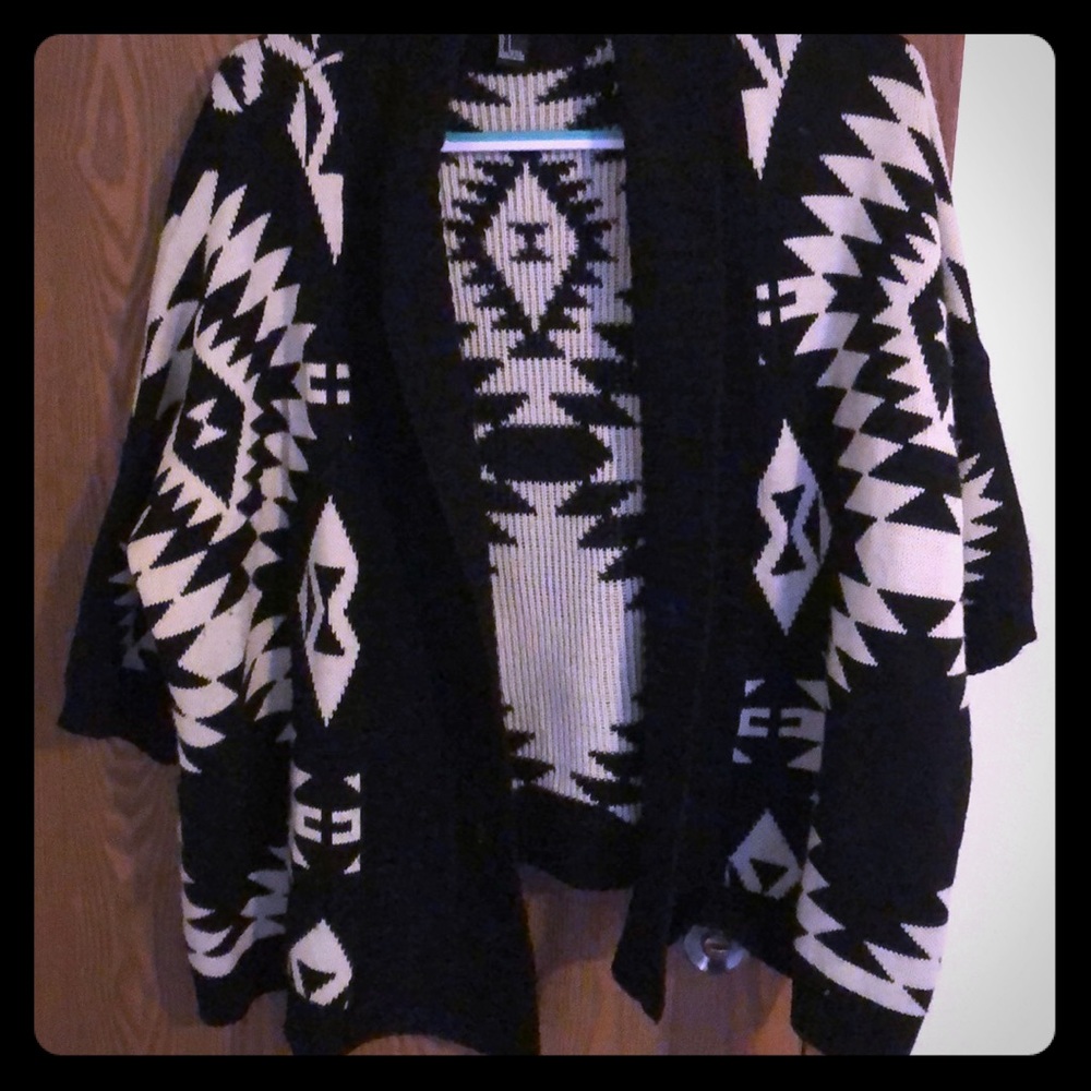 Patterned cardigan